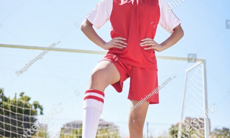 how many miles do: https soccer players run per game