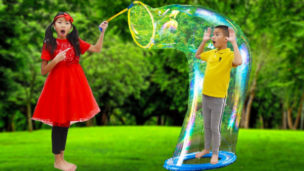 “Bubbles Galore: Unveiling the Best Bubble Toys for Endless Fun”
